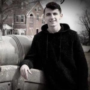 Meet your Posher, Dustin